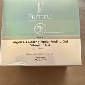 Prédiré Paris Argan Oil Facial Peeling Gel - Mint Green
